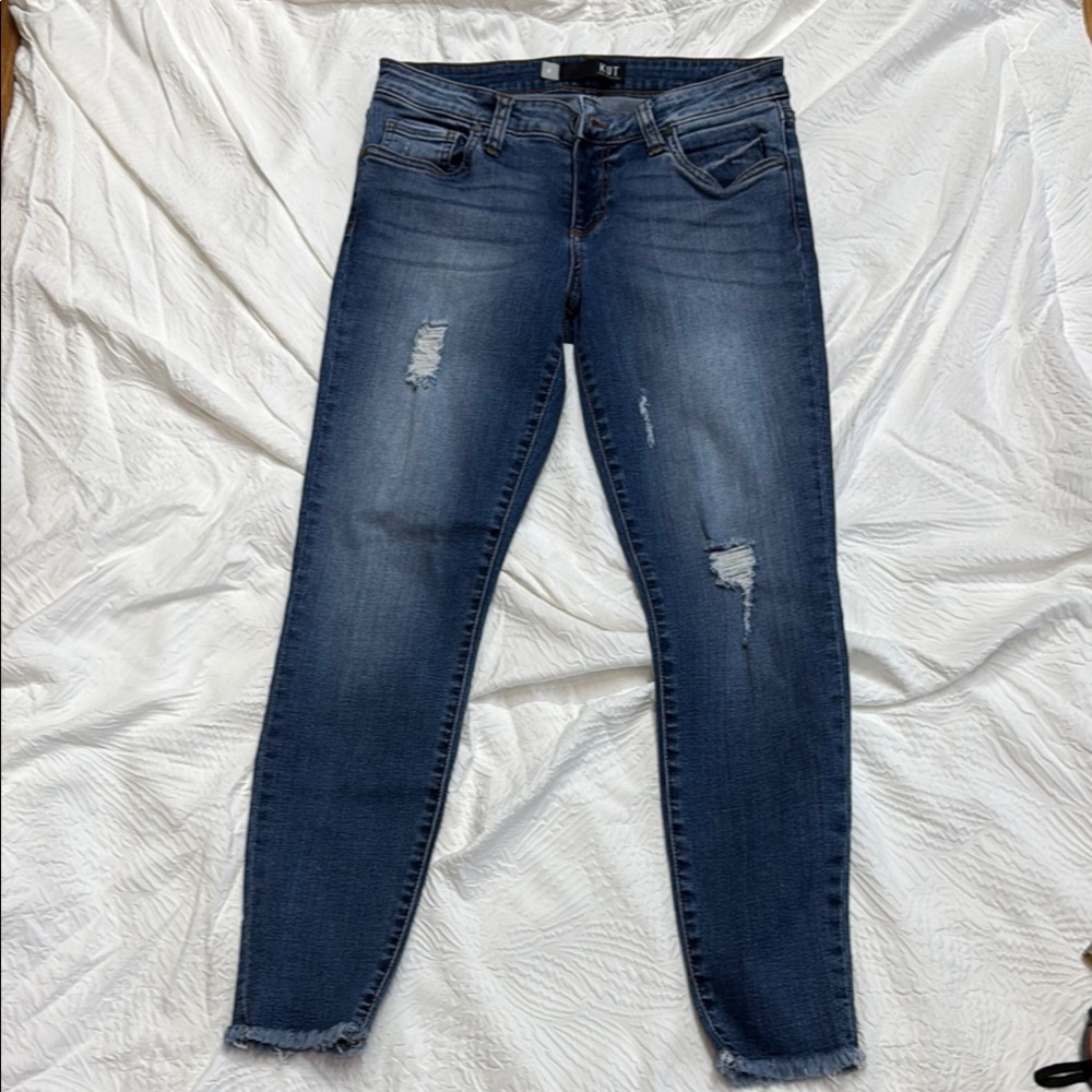Kut from the Kloth.   Blue Skinny Jeans with Tapered Fit